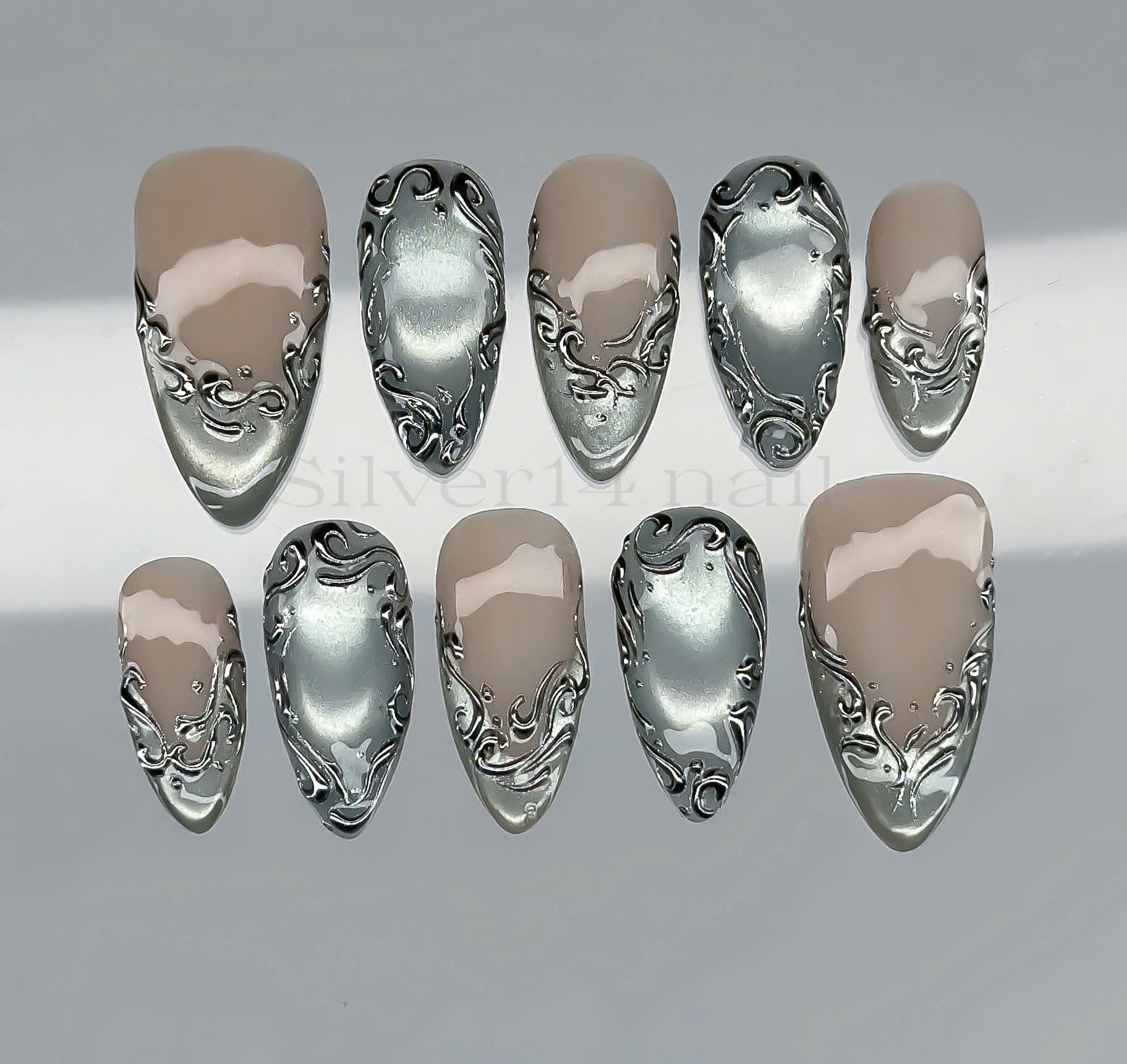 Silver Frame Elegance (154)