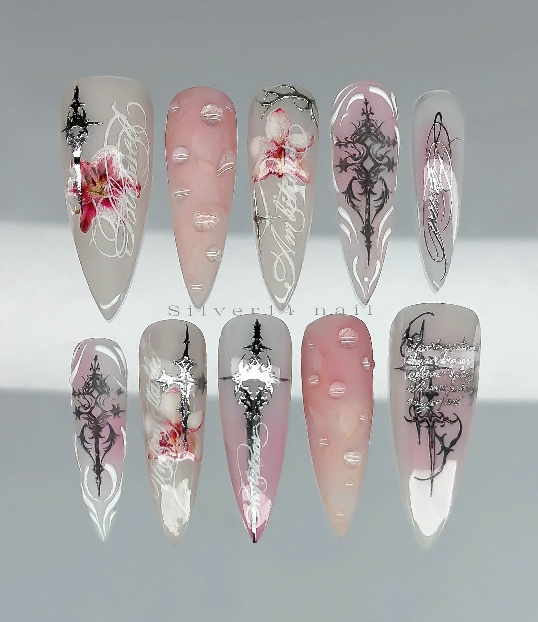 Ethereal Gothic Floral Press-on Nails (42)