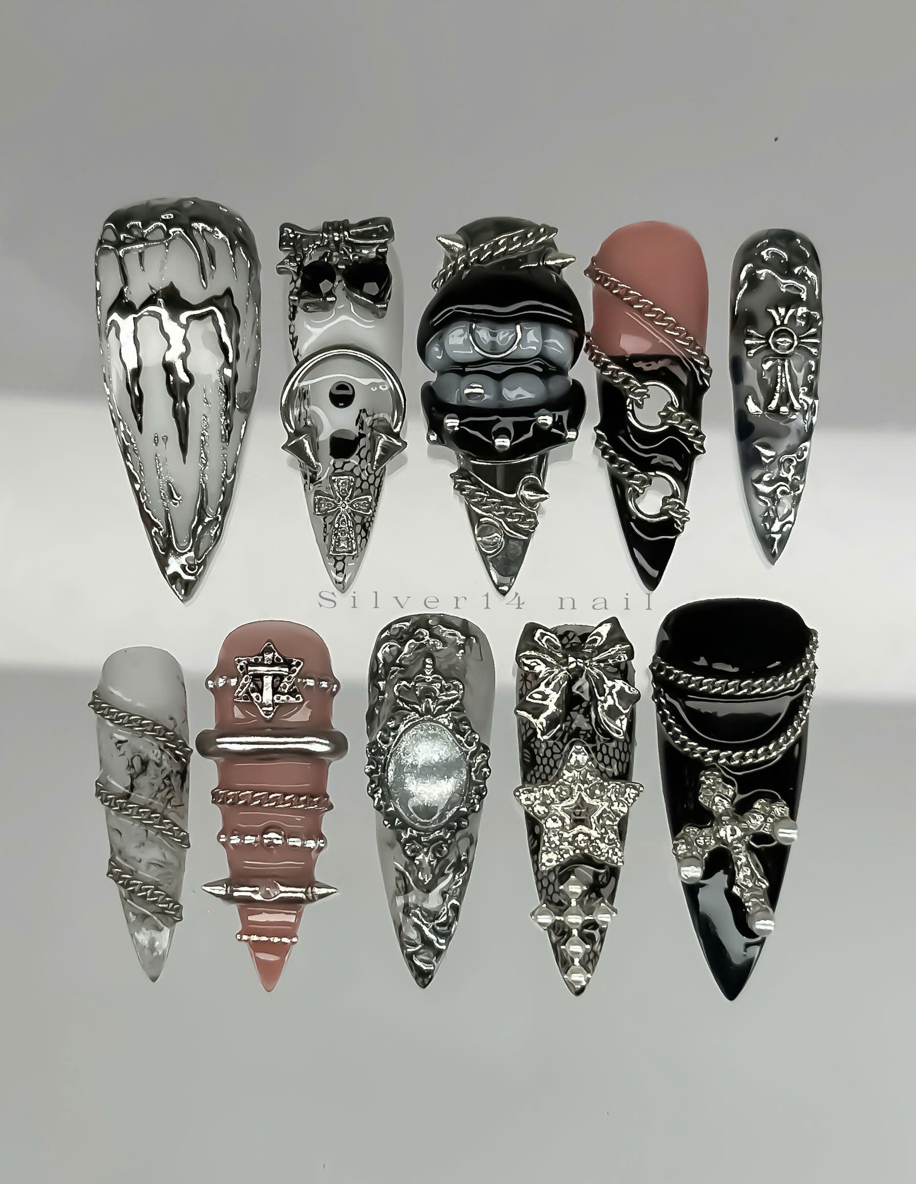 Chrome Skull Relic (204)