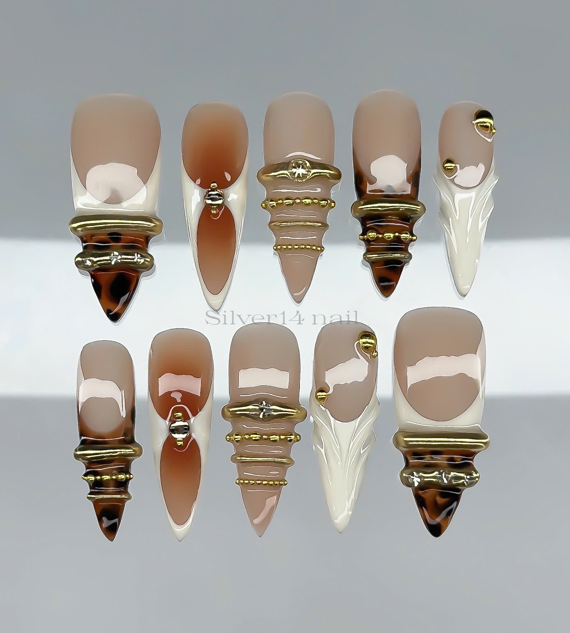 Tortoiseshell & Gold Luxe French (83)